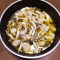 わこちゃん☻'s cooksnap of when they made お手軽簡単☆鶏もも肉としめじのアヒージョ.