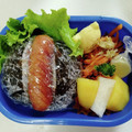 しもきゅう's cooksnap of when they made 爆弾おにぎりに切り込みを♪.