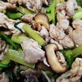 HaLu＊'s cooksnap of when they made 小松菜・椎茸・豚こま☺にんにく中華炒め.