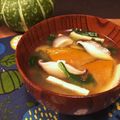 クック5E2Q86☆'s cooksnap of when they made 南瓜玉ねぎ榎油揚げホウレン草のお味噌汁.