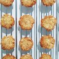 10りい's cooksnap of when they made 混ぜて焼くだけのアンザックビスケット.