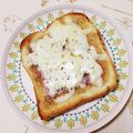 ネコかえる's cooksnap of when they made 魅惑のガーリックバター甘醤油だれトースト.