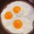 ☆hiroppy☆'s cooksnap of when they made [目玉焼き]カリカリなのに黄身は半熟!!.