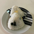papikun's cooksnap of when they made わかめと炒り卵のオイルおにぎり.