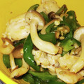 ブランシュkuu's cooksnap of when they made 鶏肉としめじとピーマンの炒め物.