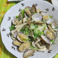 mmameco's cooksnap of when they made 簡単　たっぷりきのことあさりの酒蒸し.