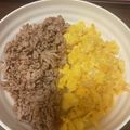 さおりん's cooksnap of when they made レンジで♪息子が喜ぶ豚と卵の２色そぼろ丼.