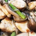 でぃらお's cooksnap of when they made 鶏ときのこのガリバタ.