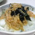 ふ9み's cooksnap of when they made 玉ねぎとわかめのナメタケ和え.