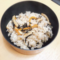 ★ぴよぴよ501★'s cooksnap of when they made ひじきと油揚げの炊き込みご飯.