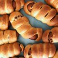 みほむ's cooksnap of when they made ハロウィンに★ミイラのウインナーパン.
