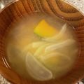 tomonono's cooksnap of when they made 自然な甘み✿カボチャと玉ねぎの味噌汁.