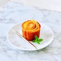 futamiu's cooksnap of when they made 簡単☆豪華‼︎りんごの薔薇カップケーキ.