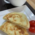 korohigara's cooksnap of when they made フライパンで簡単☆ふんわりナン風パン.