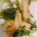 クックS5N2AF☆'s cooksnap of when they made 春菊と油揚げの塩黒胡椒ゴマ油炒め.