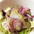 Marmo's cooksnap of when they made はやとうりとたまねぎのサラダ.