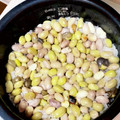 まっちゃ小豆's cooksnap of when they made 秋の味覚 丹波 黒豆 枝豆 で豆ごはん♪.