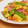 Nakatojias's cooksnap of when they made 絹さやとベーコンの玉子炒め.