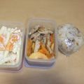 きらり流れ星's cooksnap of when they made そぼろ と ゆかり の おにぎり.