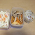 きらり流れ星's cooksnap of when they made そぼろ と ゆかり の おにぎり.