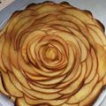 ゆあパパちゃん's cooksnap of when they made 市販のタルト台を使ってローズアップルパイ.
