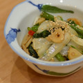 Nakatojias's cooksnap of when they made パクチョイとしし唐のうま塩ニンニク炒め♫.