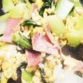 クックS4D7LY☆'s cooksnap of when they made 鶏がらで簡単！青梗菜とウインナーの卵炒め.