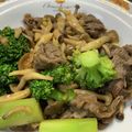 半熟王子's cooksnap of when they made 牛肉とブロッコリーのしめじ炒め.