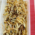 六星蒼翔's cooksnap of when they made レンジで簡単☆もやしえのきの塩昆布和え。.