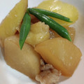 Bびー's cooksnap of when they made 鶏皮と大根とさつまいもの煮物.