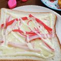 popee8's cooksnap of when they made カニかまのチーズマヨトースト.
