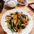 ⁂山暮らしわんこ⁂'s cooksnap of when they made 小松菜、竹輪、しめじのニンニク炒め.
