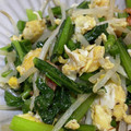 ｼ毎月's cooksnap of when they made たちまち完成☆小松菜ベーコンと卵の炒め物.