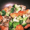 ♬あじさいのレシピ♬'s cooksnap of when they made 簡単10分！きのこと鮭の照り焼きガリバタ.