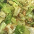 moko22's cooksnap of when they made 節約おかず！キャベツの揚げ玉炒め.