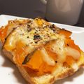 ☆GSSQHY☆'s cooksnap of when they made 柿とかぼちゃの蜂蜜チーズトースト.