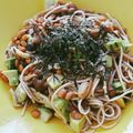 yokoyoko76's cooksnap of when they made アボカドとしめじの納豆焼き蕎麦.