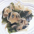 kashikon's cooksnap of when they made 簡単すぎる！玉ねぎワカメ和風マリネ.