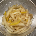 ピーナッツ子♪'s cooksnap of when they made 大根と柚子の即席甘酢漬け.