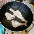 hanemakoo's cooksnap of when they made 捨てないで〜！まるっと食べれる骨せんべい.
