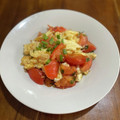 Nilmini's cooksnap of when they made 絶品！トマトと卵の中華炒め.