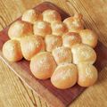 あかぴーー's cooksnap of when they made 全粒粉入り手ごねのフワフワちぎりパン.