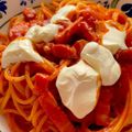 ★モニラ★'s cooksnap of when they made トマトソースパスタのサワークリーム乗せ.