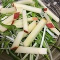 葉月優希's cooksnap of when they made 私の水菜とりんごのサラダ.