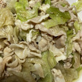no1642's cooksnap of when they made 豚バラ肉とレタスの黒胡椒だし醤油炒め.