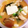 こずっぺ's cooksnap of when they made 我が家のお味噌汁＊お豆腐とねぎとわかめ＊.