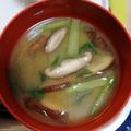 ☆hikonyan☆'s cooksnap of when they made 簡単小松菜と椎茸のお味噌汁.