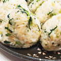ゆるмαмα's cooksnap of when they made お野菜を摂取♪小松菜と揚げ玉のおにぎり.