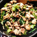 みこひろママ's cooksnap of when they made 鶏肉と小松菜としめじの中華炒め.