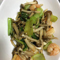 冷蔵庫レスキュー隊's cooksnap of when they made えびと青梗菜としめじの炒め物.